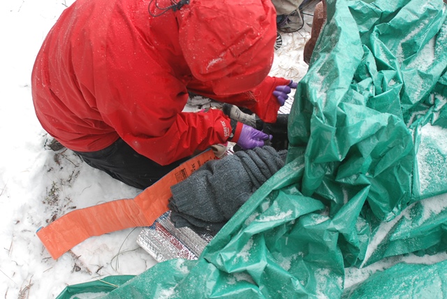 WFR Student Adjusts a Splint